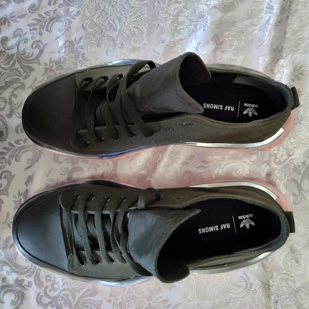 Shoes - Picture 3 of 5